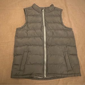 Sonoma junior’s black puffer vest. Size Large.